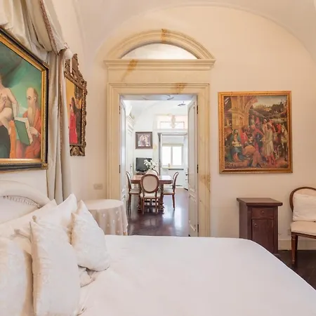 Апартаменты Iflat Spanish Steps Luxury And Historical Apt *